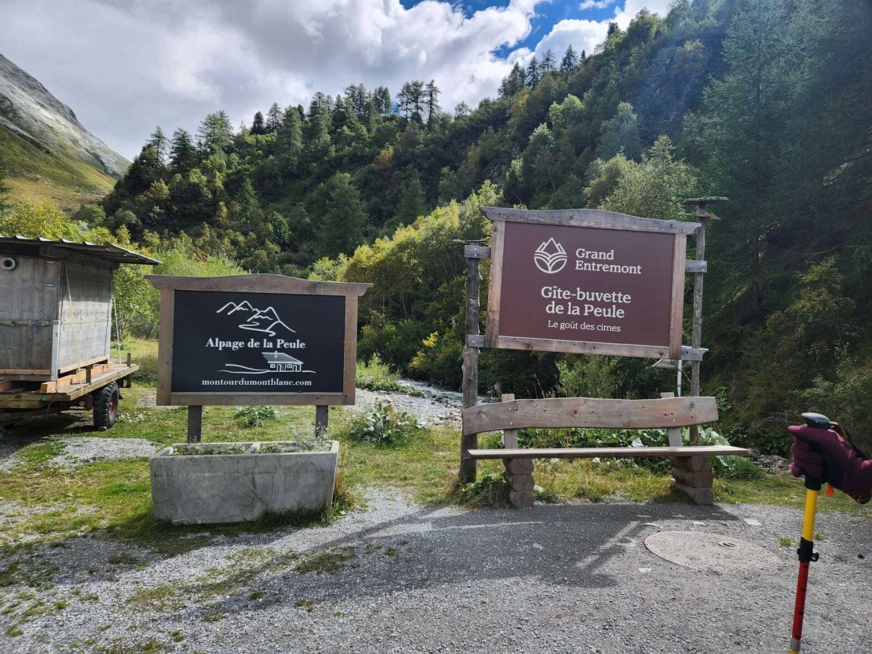 Gîte Alpage de La Peule, erste Schweizer Alp unter dem Grand Col Ferret