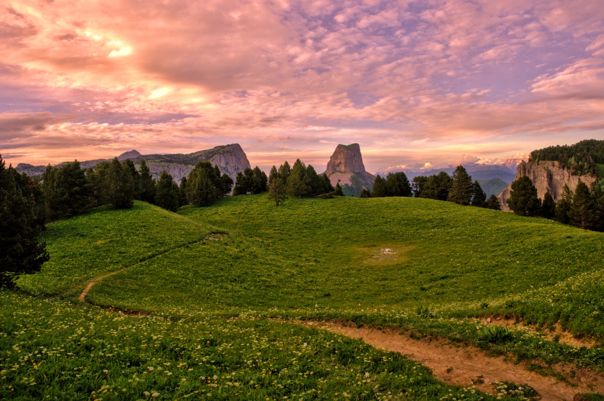 Mont-Aiguille coucher de soleil