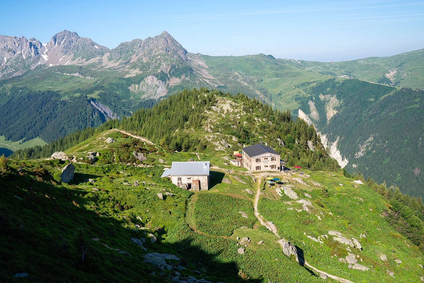 Das Refuge de Tré-la-Tête (1.970 m), oberhalb des Val Montjoie