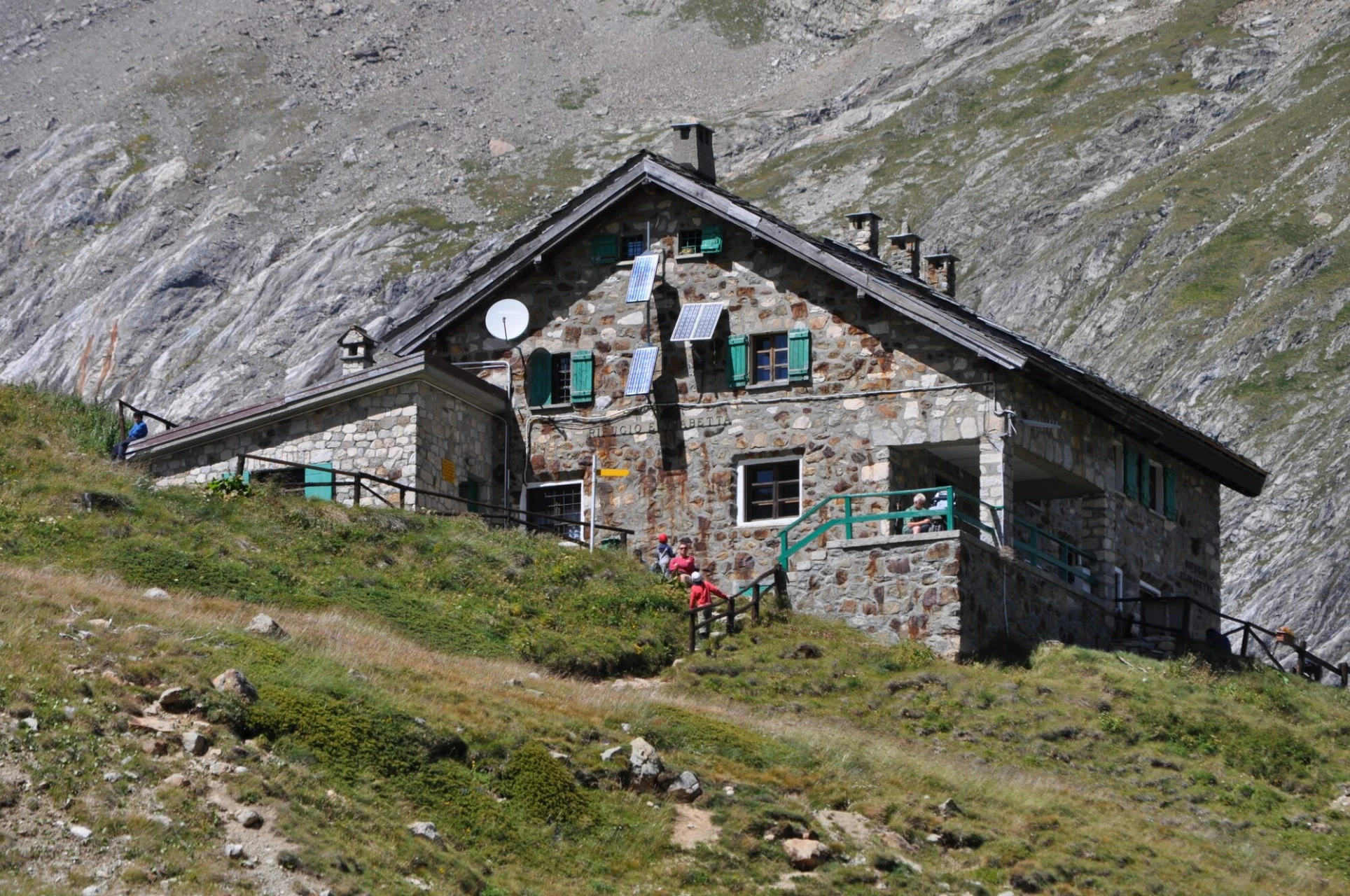Rifugio Elisabetta im hinteren Val Veny, unter dem Gletscher der Lée Blanche